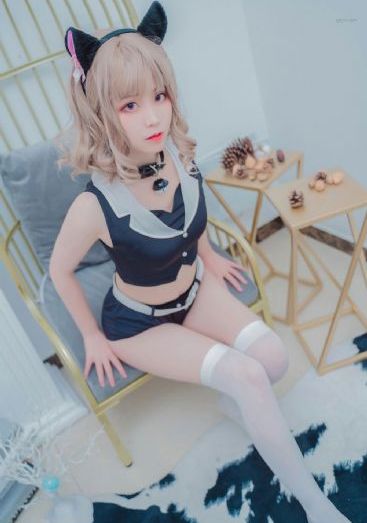 年轻的女教师2中文字