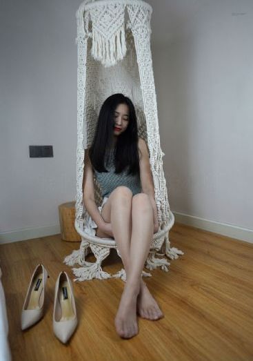 揉捏尤物侠女双乳