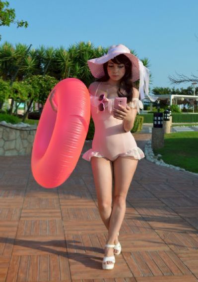 撞击成熟美妇老师后臀