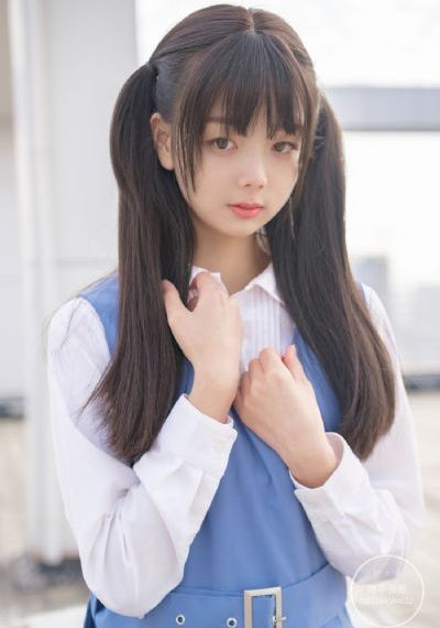 女大学生的沙龙室观看